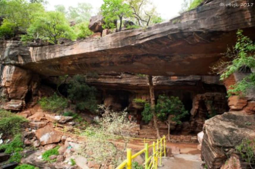 Akkamahadevi Caves-2